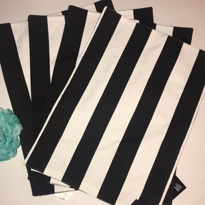 Set of 4 cotton black/ white striped place mats